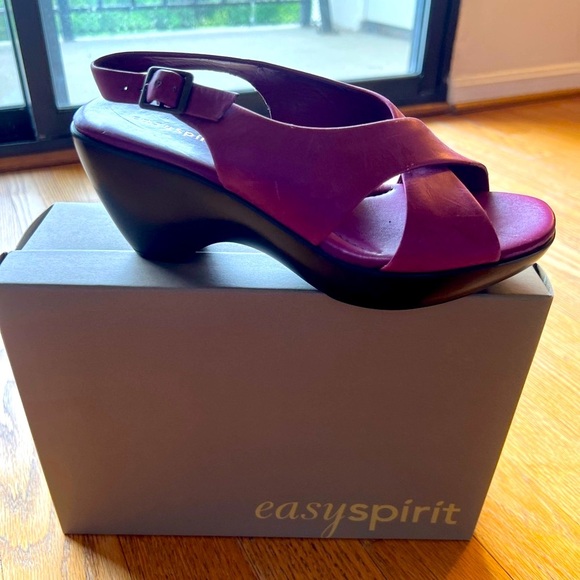 🍇SUMMER SALE 🥳Easy Spirit Purple 🍇Wedge Sandals with Criss-Cross Straps - Picture 1 of 11